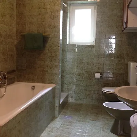 Apartmán Paris With Jacuzzi And Sea View Šmrika