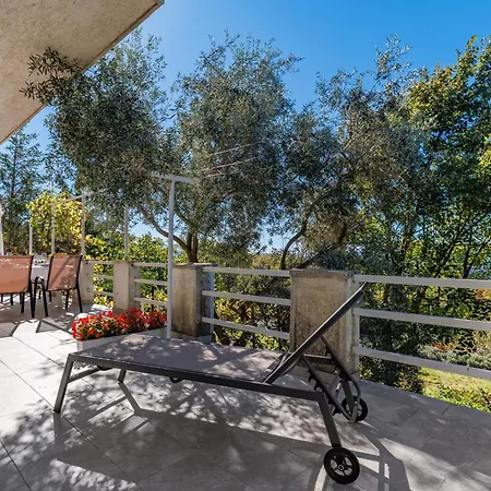 Paris Near Crikvenica Croatia - Terrace Jacuzzi And Sea View شقة Šmrika