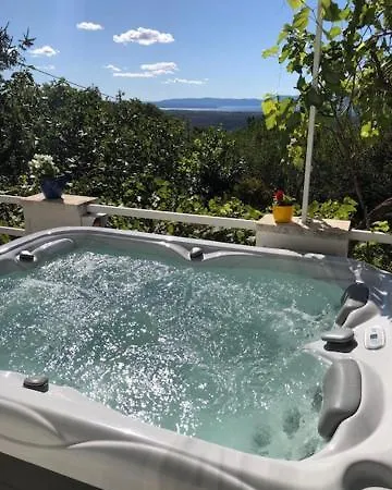 Paris With Jacuzzi And Sea View