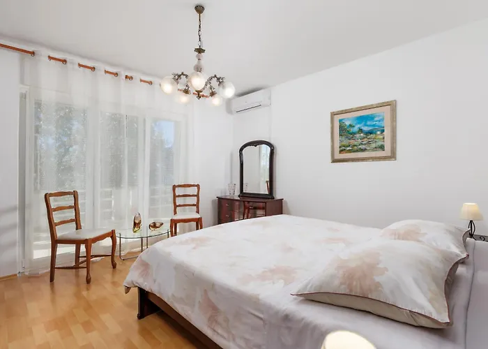 Apartament Paris With Jacuzzi And Sea View