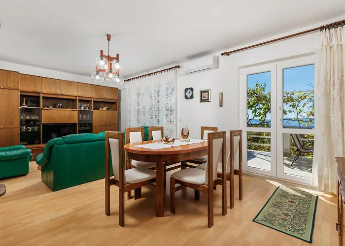 Paris With Jacuzzi And Sea View * Smrika